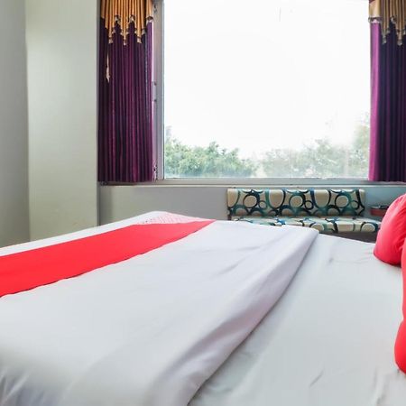 Oyo 69402 Yogeshwar Dhaam Hotel Vrindávan Kültér fotó