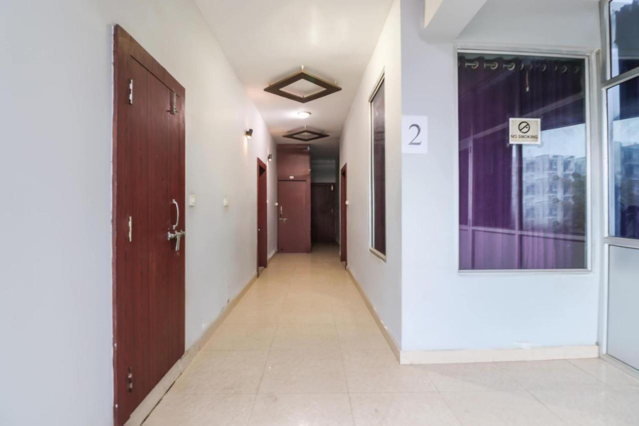 Oyo 69402 Yogeshwar Dhaam Hotel Vrindávan Kültér fotó